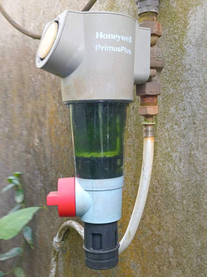 Changement de filtre de citerne d'eau Guadeloupe